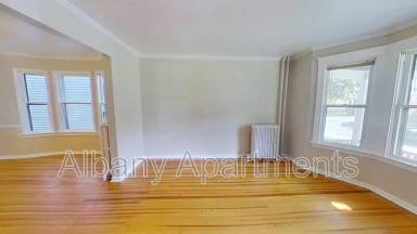 Main picture of 11 Alden Ave