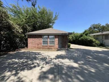 Main picture of 521 Oakwood Ln