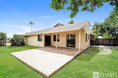 Main picture of 1140 SW 111th Ave