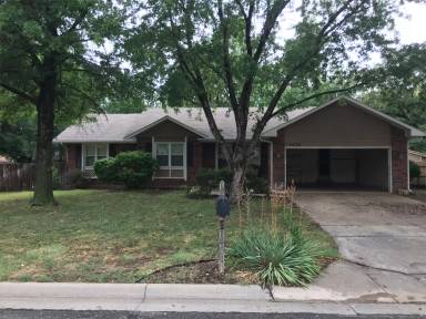 Main picture of 1431 N Mars St