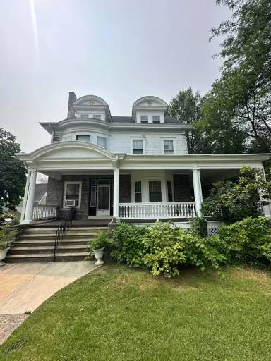 Main picture of 846 13th Ave