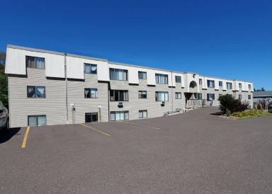 Main picture of 2501 Leonard St