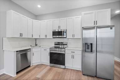 Main picture of 1750 N 22nd St