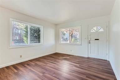 Main picture of 2838 SE 35th Pl