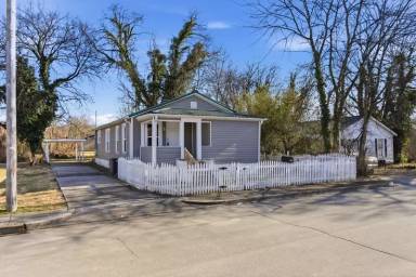 Main picture of 1514 Monroe Ave