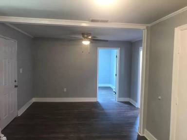 Main picture of 509 W Broadway St