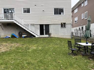 Main picture of 51 Dell St