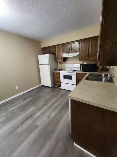 Main picture of 207 NW Barr Rd