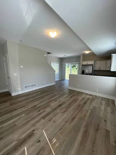 Main picture of 661 W Webster Ave