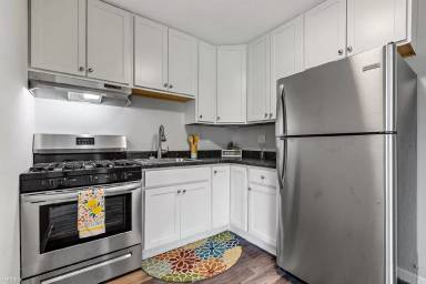 Main picture of 2320 20th St