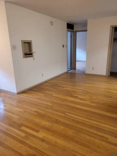 Main picture of 3516 Russell Blvd