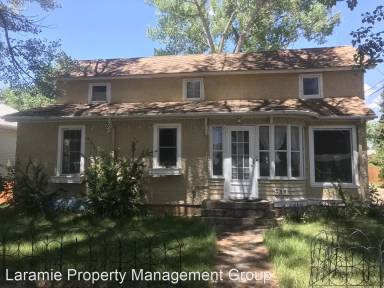 Main picture of 911 Steele St