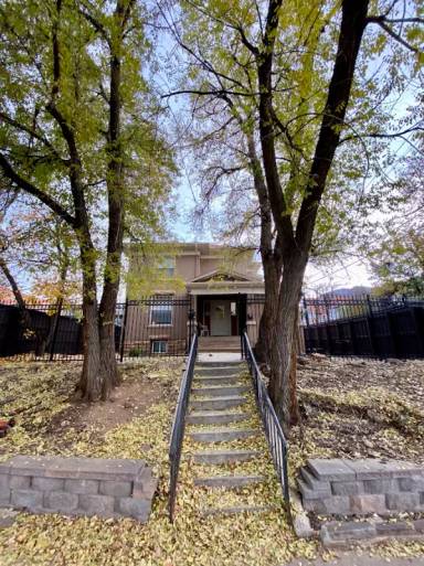 Main picture of 1104 University Ave