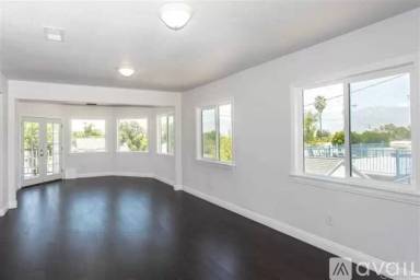 Main picture of 259 E Crescent Ave