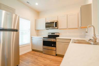 Main picture of 125 N Prospect Dr