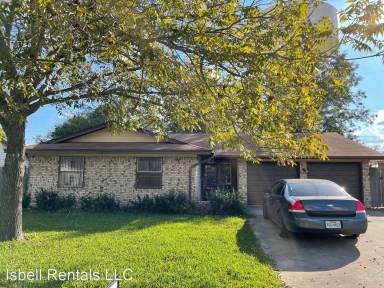 Main picture of 2910 Chaucer Dr