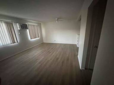 Main picture of 937 E Avenue R
