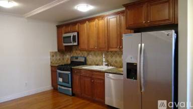 Main picture of 5300 Romaine St