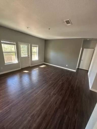 Main picture of 616 City Center Way
