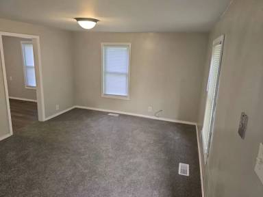 Main picture of 2001 E Depauw Ave