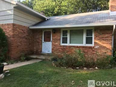 Main picture of 1115 Westbriar Ct NE