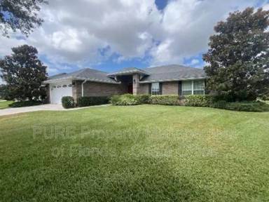 Main picture of 6330 SW 48th Ave