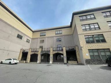 Main picture of 11 Fremont St