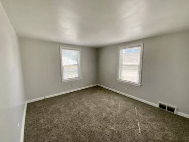 Main picture of 1430 N Main St