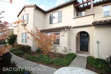 Main picture of 8446 Crystal Walk Cir