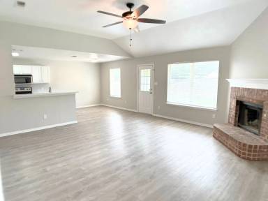 Main picture of 3913 Periwinkle Dr