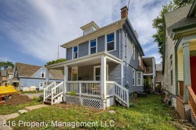 Main picture of 3233 Charlotte St
