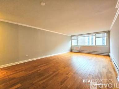 Main picture of 1344 N Dearborn St