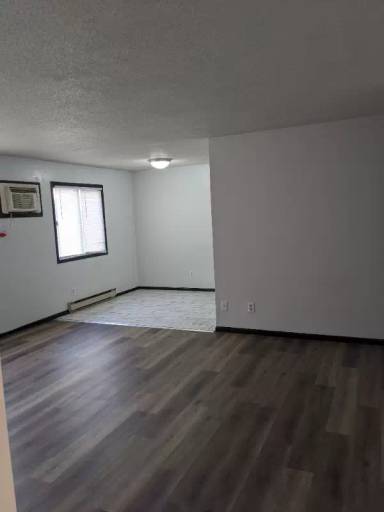 Main picture of 300 Hopp Ave