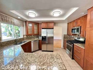 Main picture of 2814 Levante St