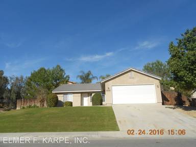 Main picture of 8000 Dennis Ct