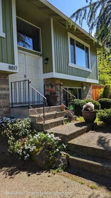 Main picture of 8817 NE 132nd St