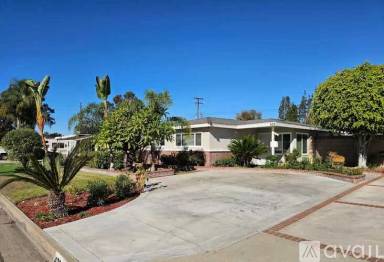 Main picture of 429 W Kirkwall Rd
