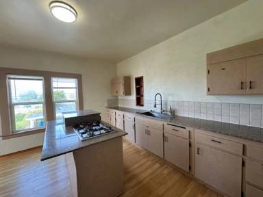 Main picture of 111 W Hawthorne St