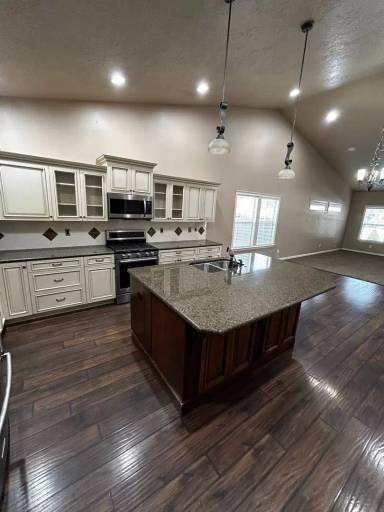 Main picture of 3082 E Deerhill Dr