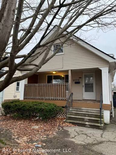 Main picture of 3730 W 138th St