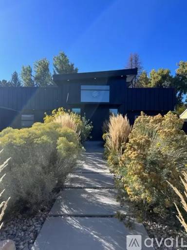 Main picture of 5100 E Dartmouth Ave