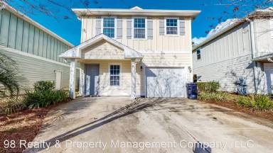 Main picture of 99 Hackberry Way