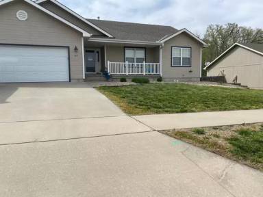 Main picture of 417 Stone Grove Dr