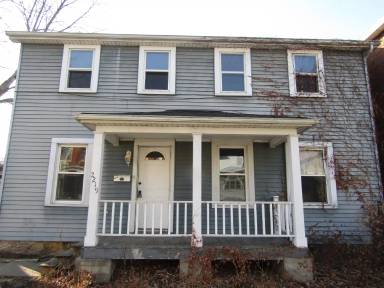 Main picture of 2219 Washington St