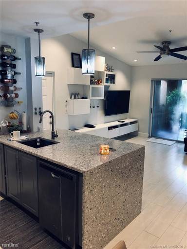 Main picture of 2031 Renaissance Blvd