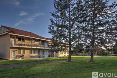 Main picture of 25 Fairway Dr