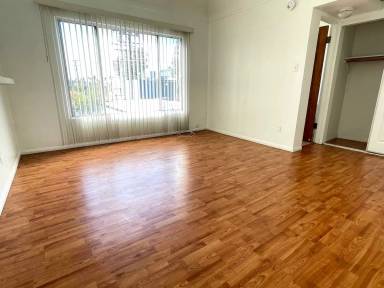 Main picture of 5839 Montebello Park Way