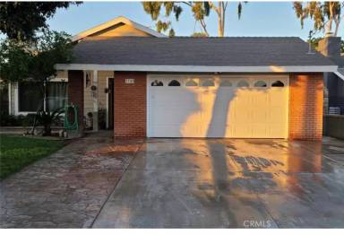 Main picture of 3745 Muir St