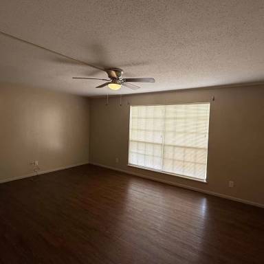 Main picture of 601 E Maryland Ave