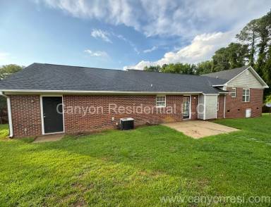 Main picture of 229 Lakeside Rd